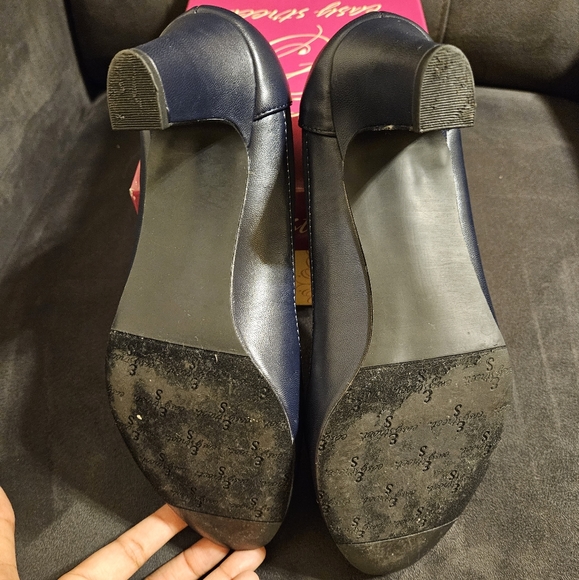 Easy Street Heels - Picture 3 of 12